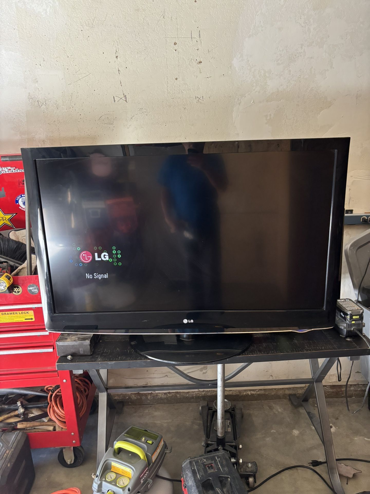 47 LCD LG TV