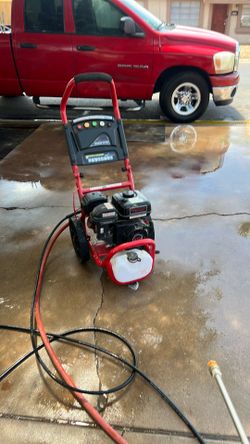 Predator Outdoor Power Equipment 3100PSI 2.8 GPM 6.5 HP Gas Powered, Used A Couple Times, Working Really Good