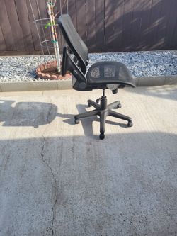 esta silly de escritorio por solo 50 dolares