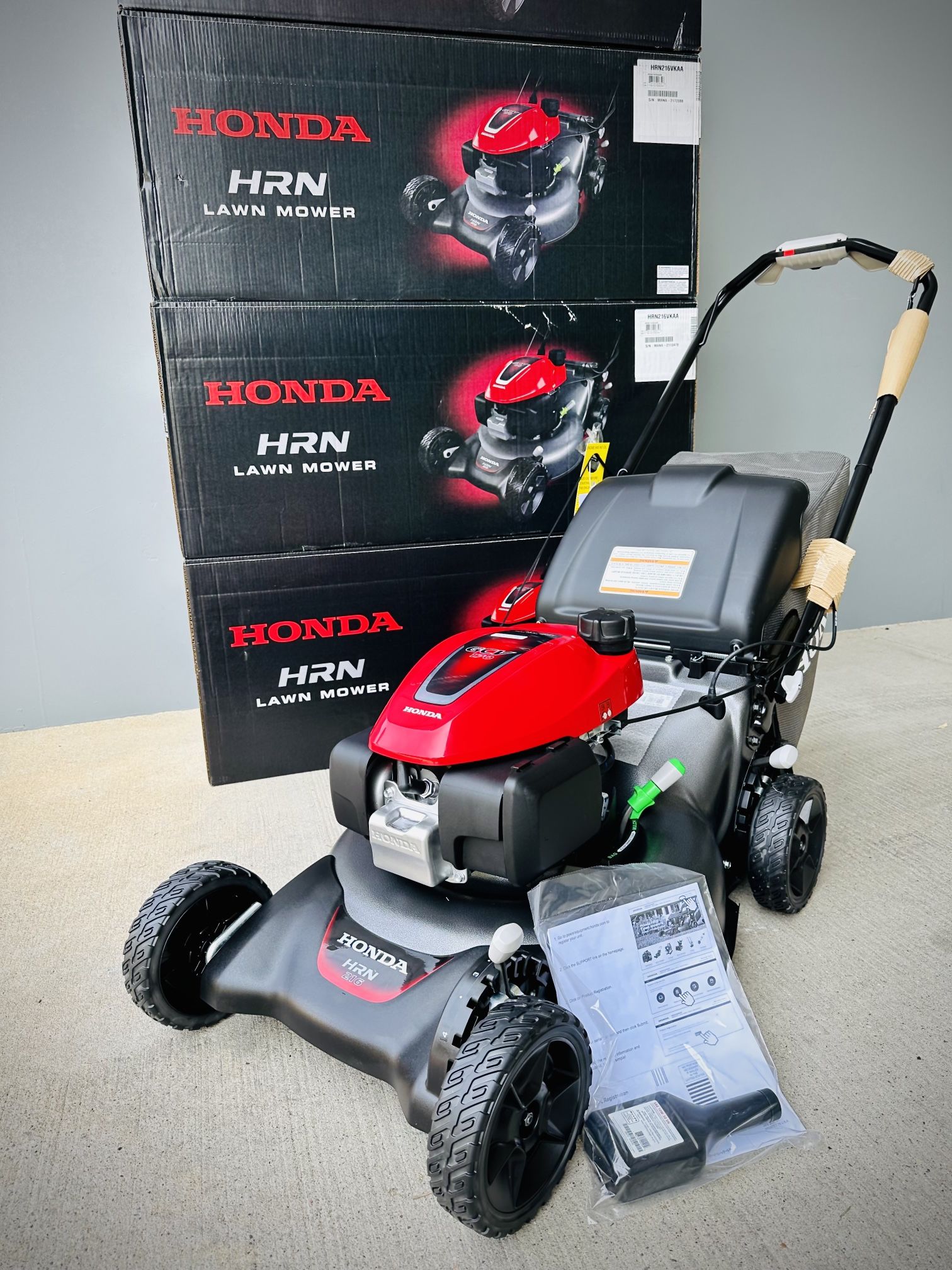 Brand new Honda 21 in. 3-in-1 Variable Speed Gas Walk Behind Self-Propelled Lawn Mower with Auto Choke