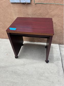 Little desk ( escritorio pequeño)