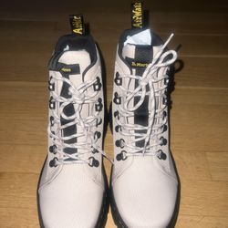Dr. Martens Women's Combs W Fashion Boot. Brand New Size 8