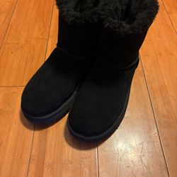Black Uggs Size 6
