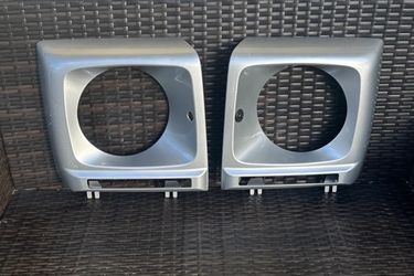 2003 2004 2005 2006 2007 2008 2009 2010 2011 2012 Mercedes-Benz G-Class G500 G55 Front Left & Right Headlight Bezel OEM