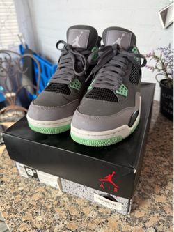 Air Jordan 4 Retro - Green Glow - size 9.5