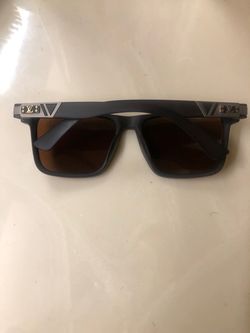 Louis Vuitton Ray band SUN Glasses