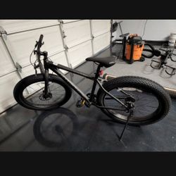 New Northrock XC00 Fat Tire Bike for Sale in Spanaway WA OfferUp