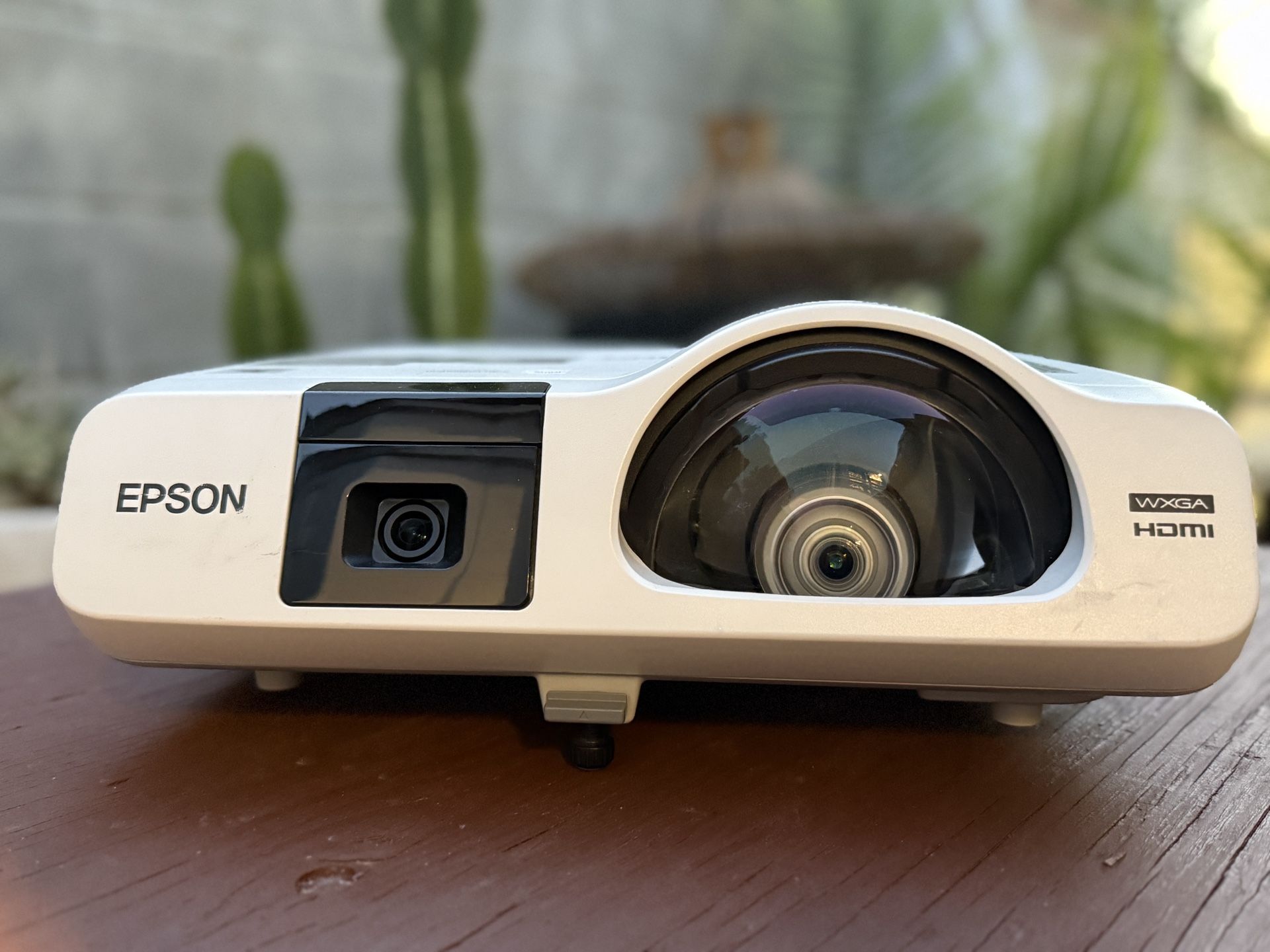 Epson 536 Wi Short Throw