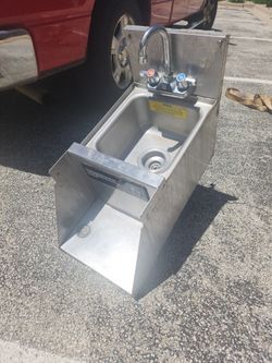 Under Bar Hand Sink With Blender Station And Faucet