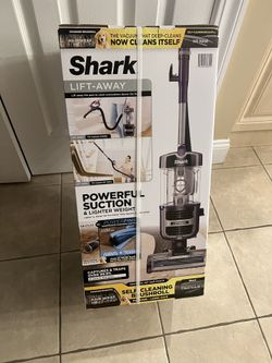 Shark Lift-Away with Powerfins, Self-Cleaning Brushroll Bagless Pet Upright Vacuum Cleaner with HEPA Filter