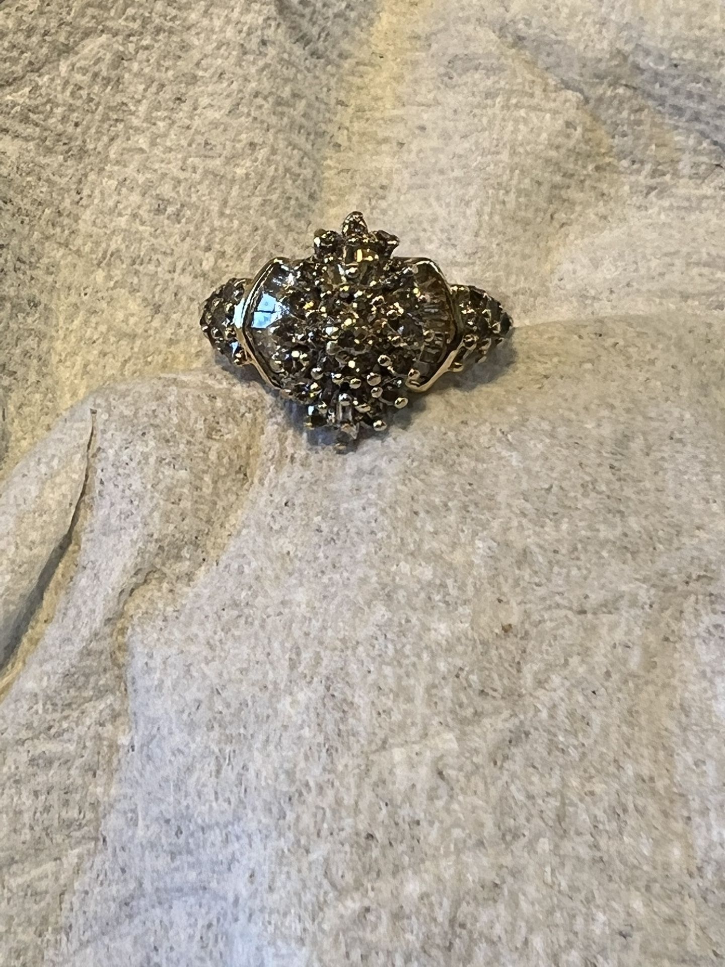 14k Gold Diamonds Ring Size 7 (π Firm Price π)