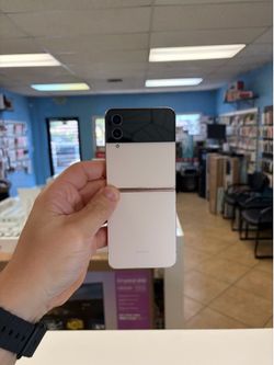 Samsung Galaxy Z Flip 4 Unlocked RoseGold Color