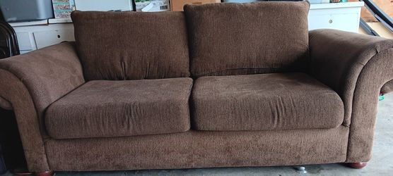 Couche For Sale Barley Used Like New