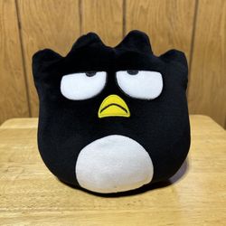 With its cute and cuddly appearance, this small stuffed animal is perfect for fans of Hello Kitty and penguins alike, adding a touch of fun to any toy