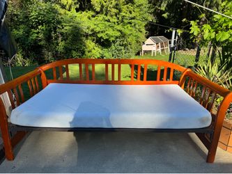 Vintage Style Twin Daybed ( come with mattress if you want )