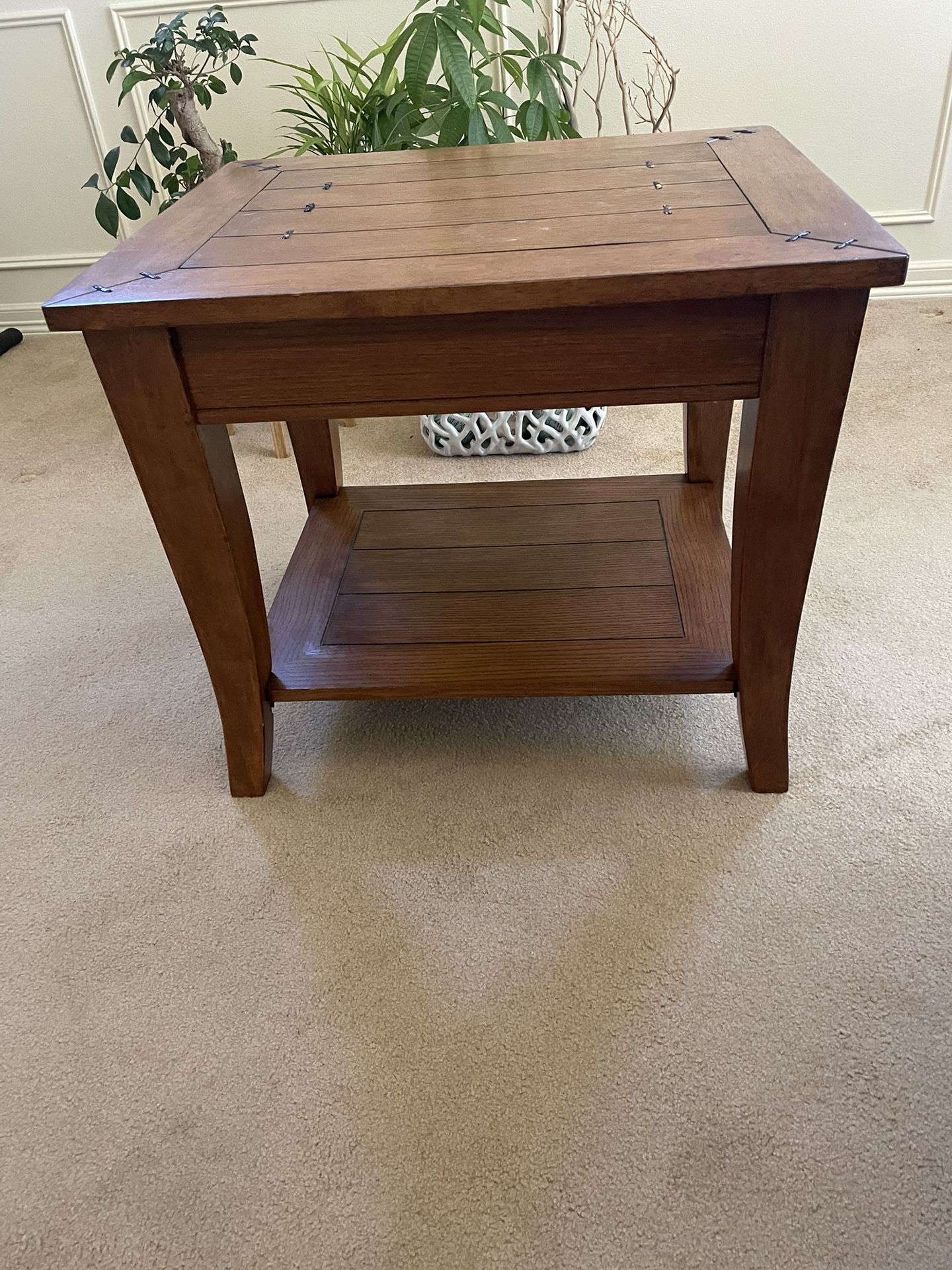 2 Side Tables