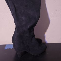 Bella Vita Size 7.5 Black Knee High Boots With Zipper 