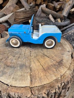 Vintage Tonka Blue Jeep Die-Cast Toy