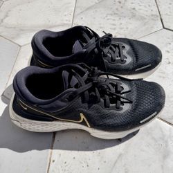 Nike Invincible Run ZoomX – Men’s Size 10.5 – Black/Gold