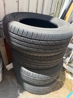 Bridgestone Dueler Tires (Set of 4) 265/65R18 – Like New
