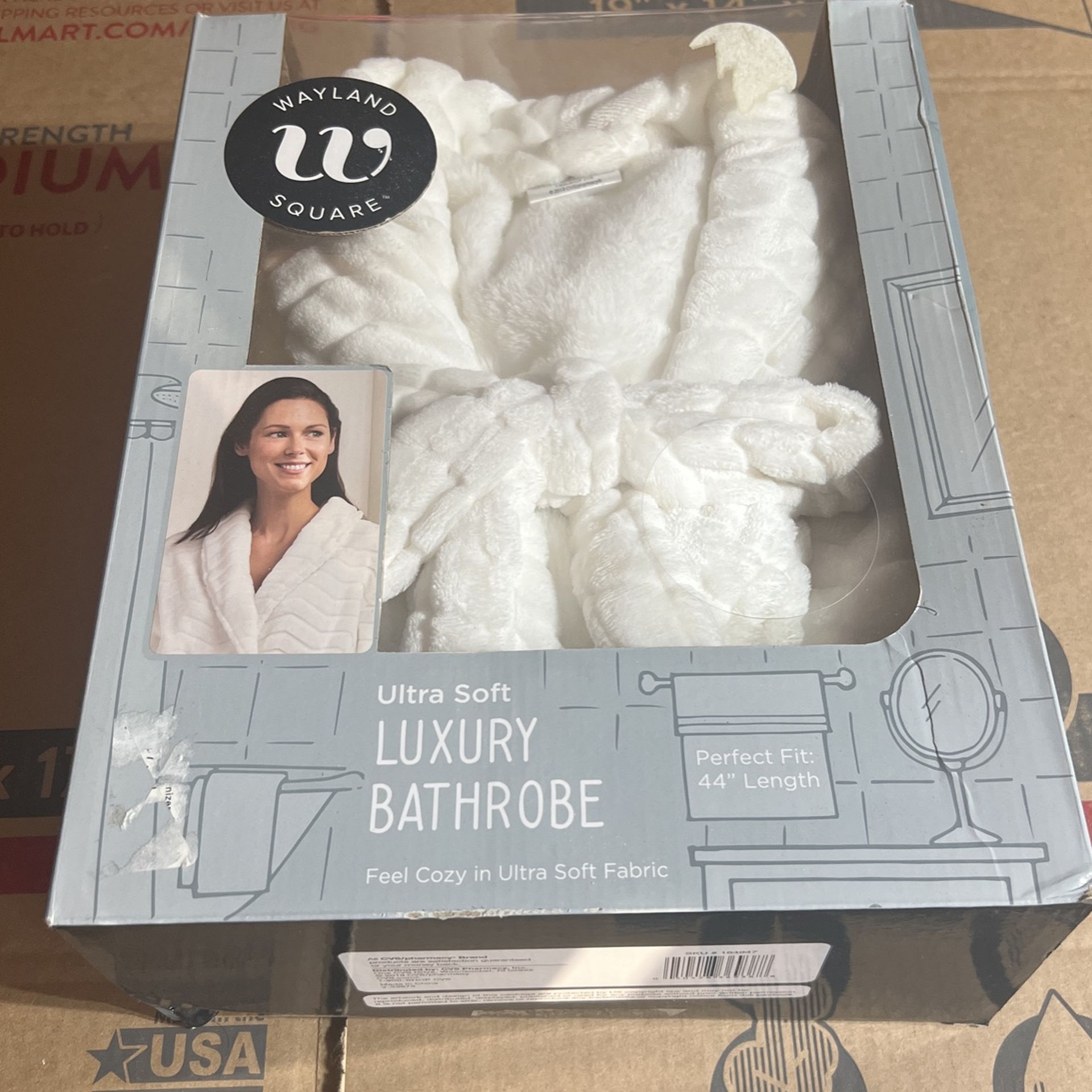 Brand New Wayland Square Ultra Soft Luxury Bathrobe Plush Bathroom Robe (White) Feel Cozy In Ultra Soft Cotton Fabric