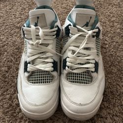 Jordan 4s