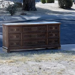 60th Ave And Camleback Free Dresser