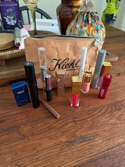 Mixed Beauty Bundle with Kiehl's Cosmetic Bag