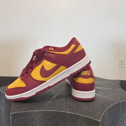 NIKE dunk Low “USC” 