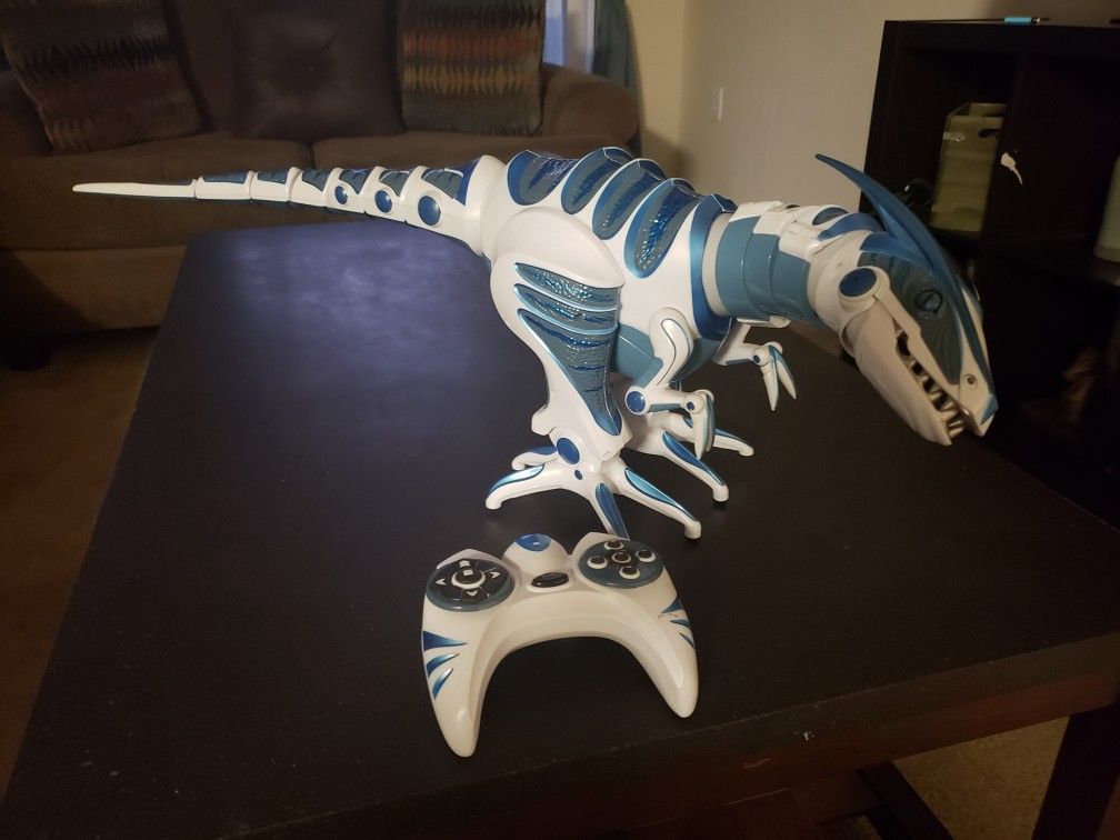 Toy dragon and controller