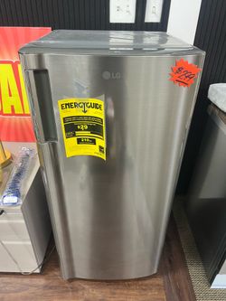 New Compact LG 6.0 cu ft Refrigerator.  No Frost Freezer