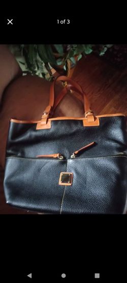 Dooney and Bourke purse black