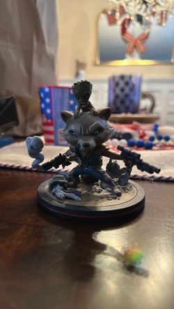 Rocket raccoon marvel figure