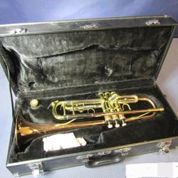 LJ Hutchen HTTR716839 Yellow Brass Trumpet w/ Hard Case