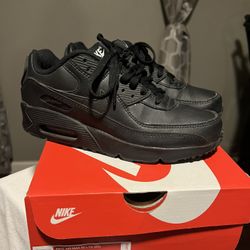 Black Nike Air Max 90