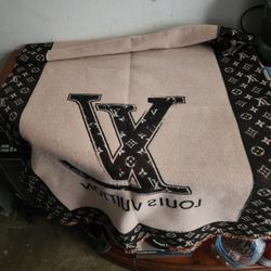 Louis Vuitton Monogram Scarf Shall 