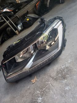 Volkswagen Tiguan Headlight Left Side 2018-2021 (after market CAPA) brand New 
