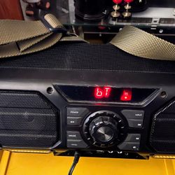 Vegue VS-6633 Portable Karaoke Machine with Bluetooth SD/USB Used