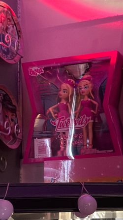 Kirstie and Kaycee twin Bratz