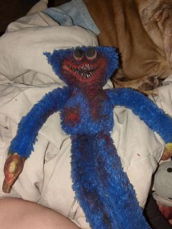 Fake blood huggy wuggy doll