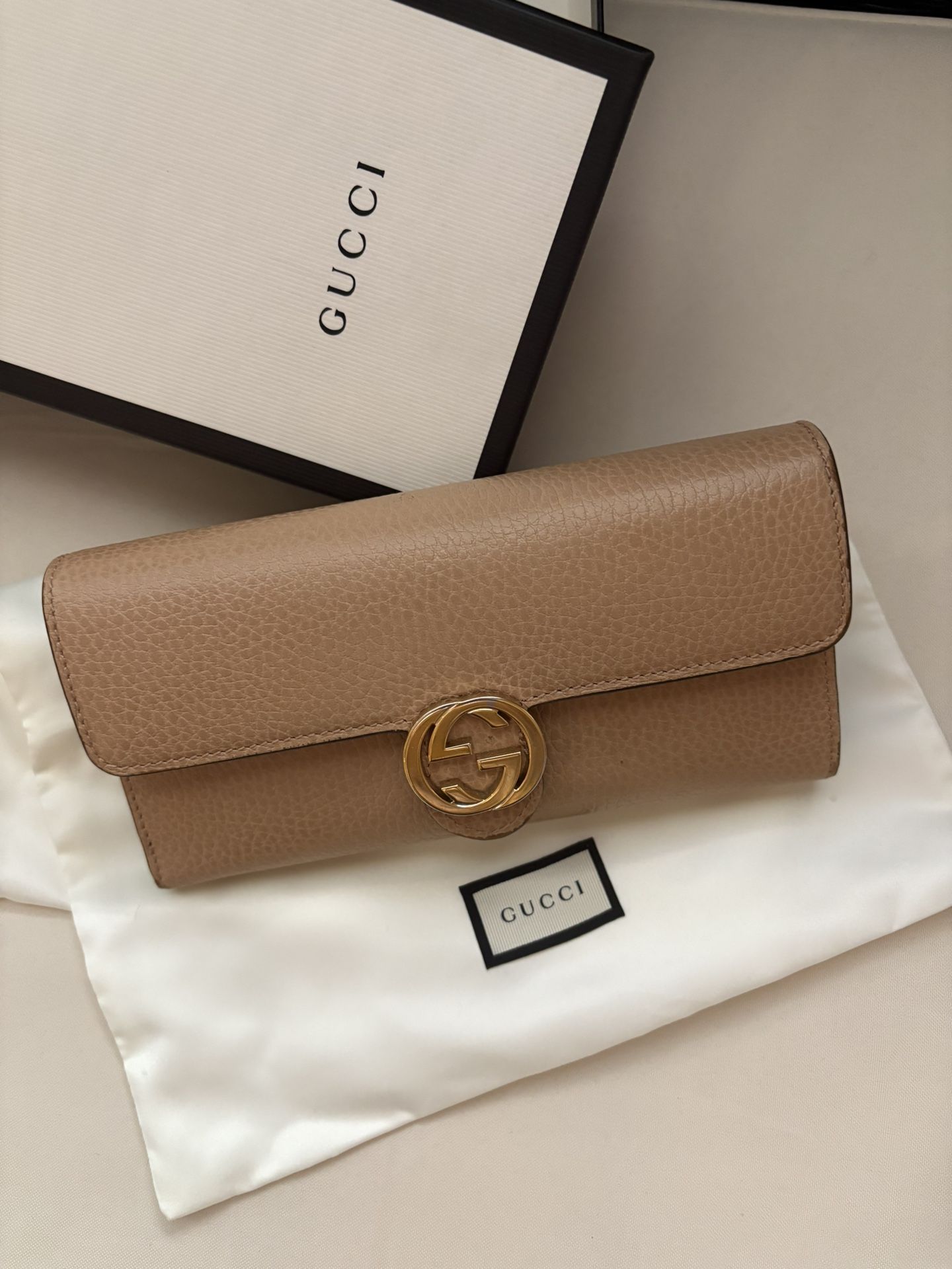 Gorgeous Gucci Wallet