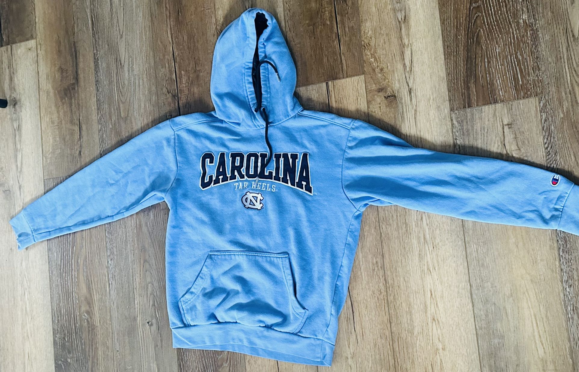 College Sweatshirts And T Shirt Size S