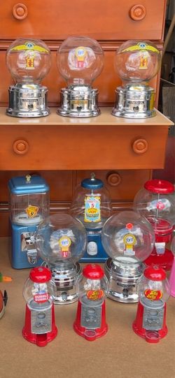 Vintage Gumball Machines (1940s-1980s)
