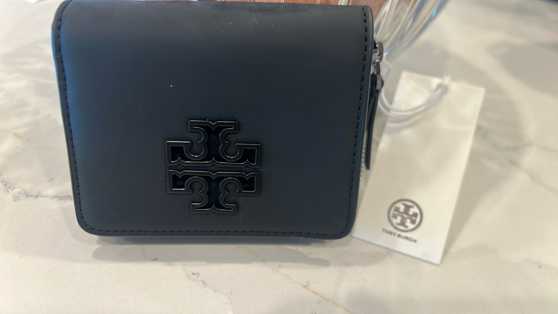 New Tory Burch BRITTEN Matte Black PU BiFold Bi Fold Wallet