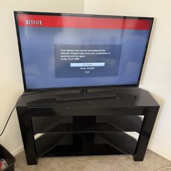 TV & Entertainment Center