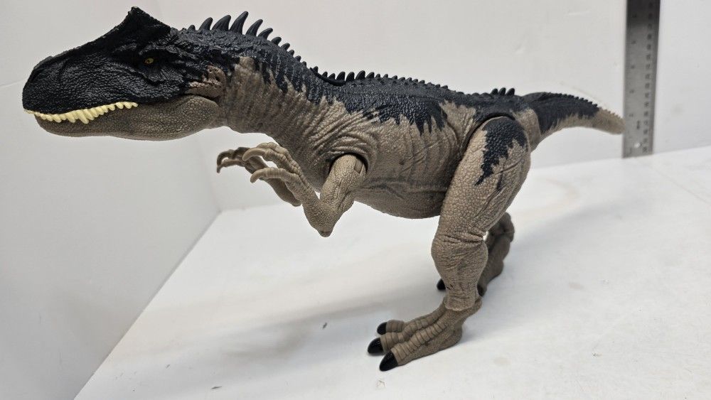 Jurassic World Dominion Extreme Damage Roarin' Allosaurus Figure Mattel Dinosaur Kids Toy Retro