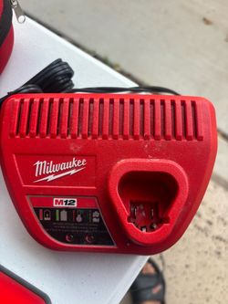 Milwaukee M12 Charger