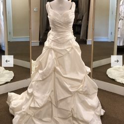 Brand NEW WEDDING Dress With Tags NEVER WORN