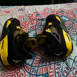 Jordan 4 Yellow Thunder’s 