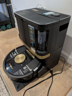 Shark Power Detect ThermaCharged Robot Vacuum & Mop - Barely Used